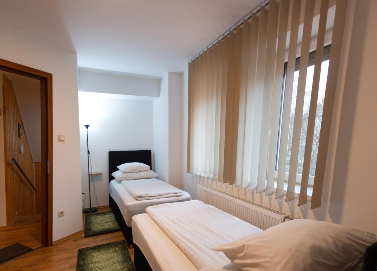 Poroszlay Apartman Дебрецен Экстерьер фото
