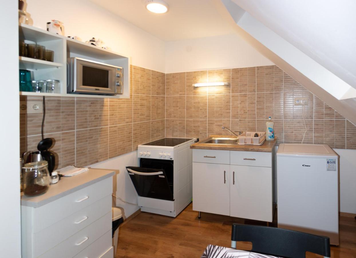 Poroszlay Apartman Дебрецен Экстерьер фото