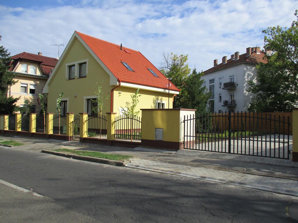 Poroszlay Apartman Дебрецен Экстерьер фото