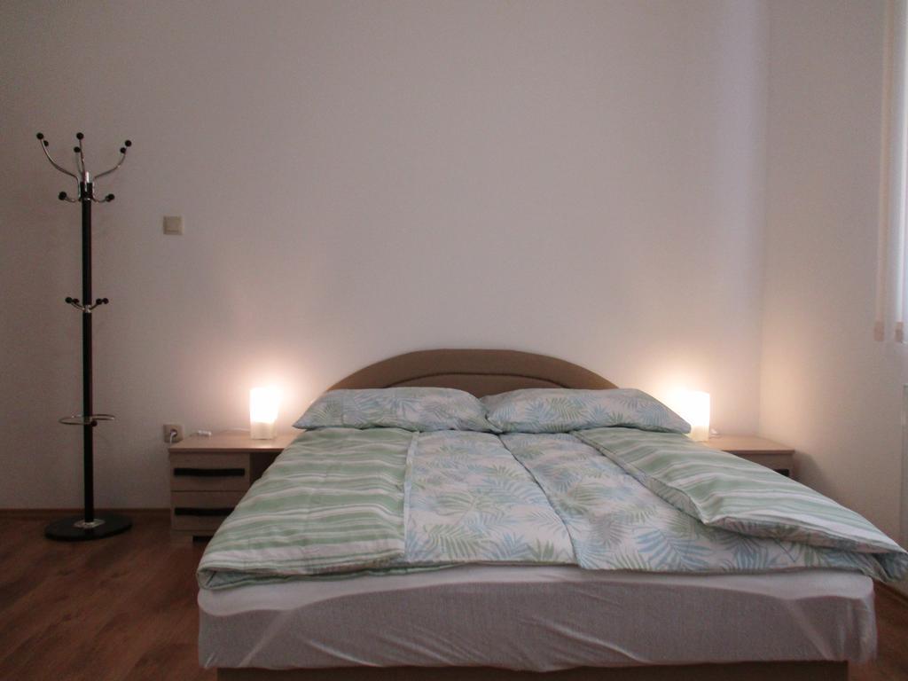 Poroszlay Apartman Дебрецен Экстерьер фото